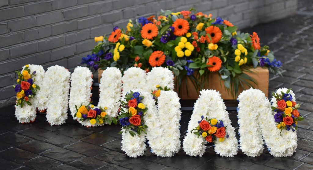 mon nan funeral tributes